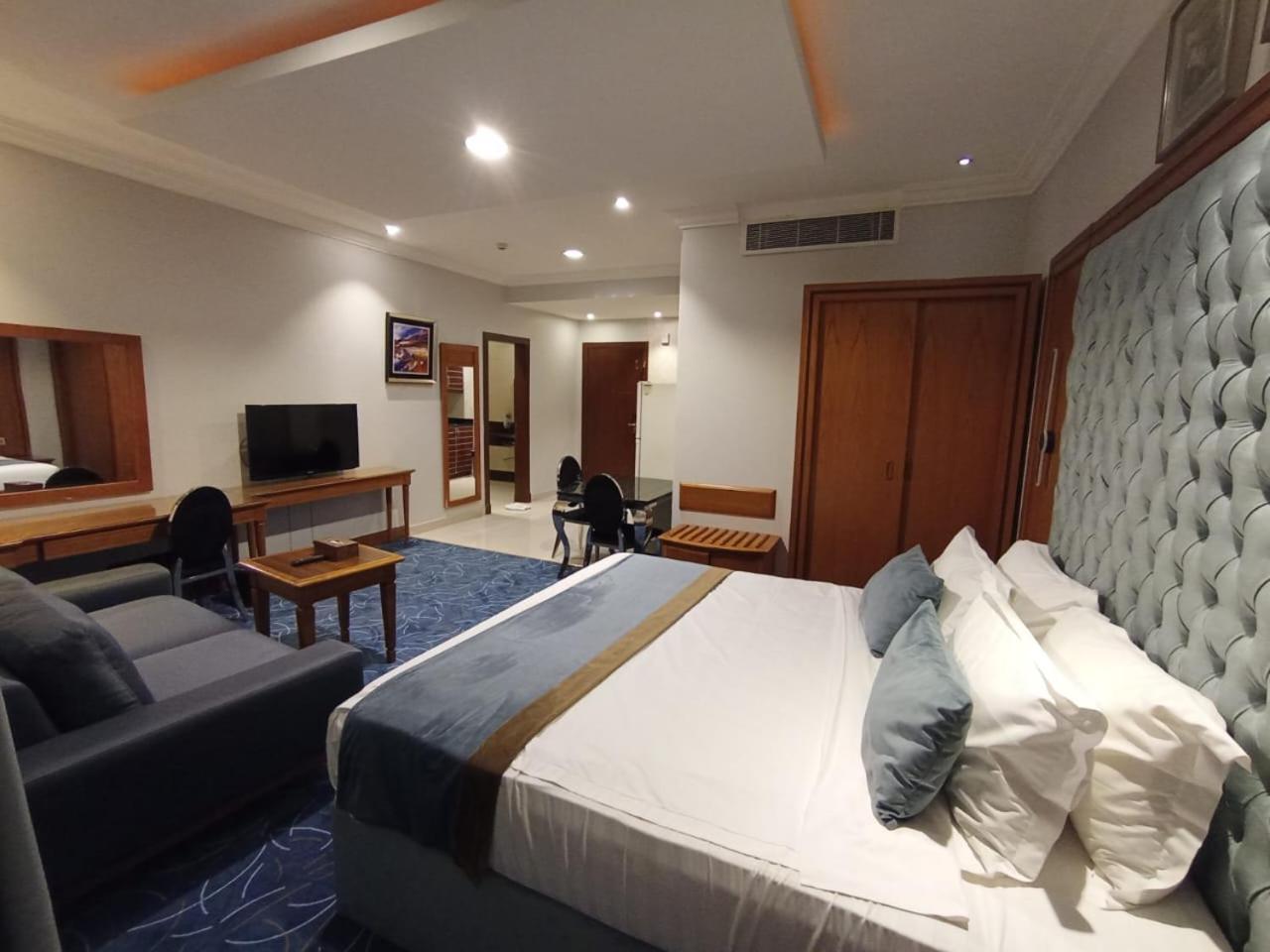 Almasem Luxury Hotel suite 6 Riyad Chambre photo